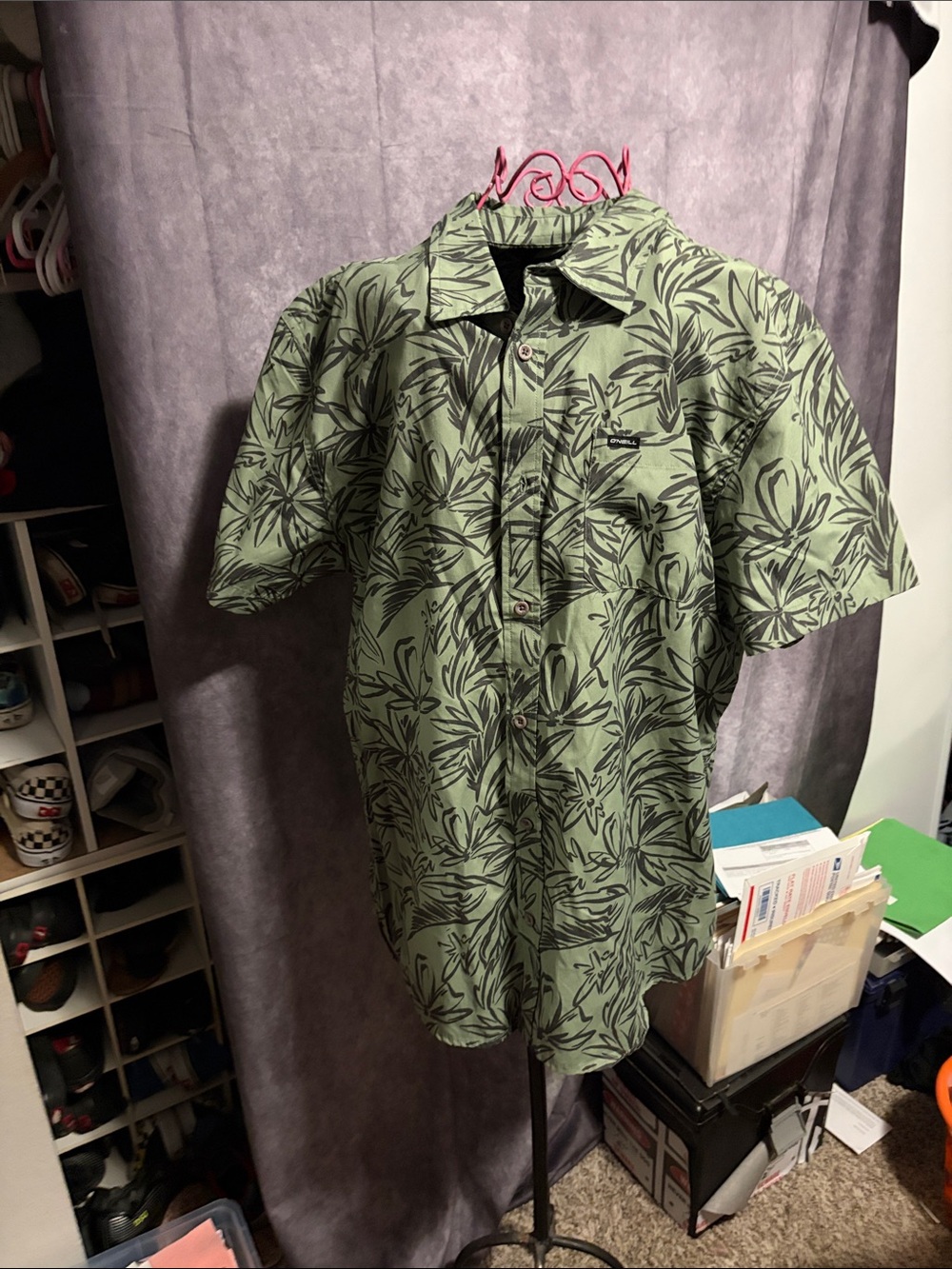 O'Neill Green Short-Sleeve Button-Down with Black Leaf Print